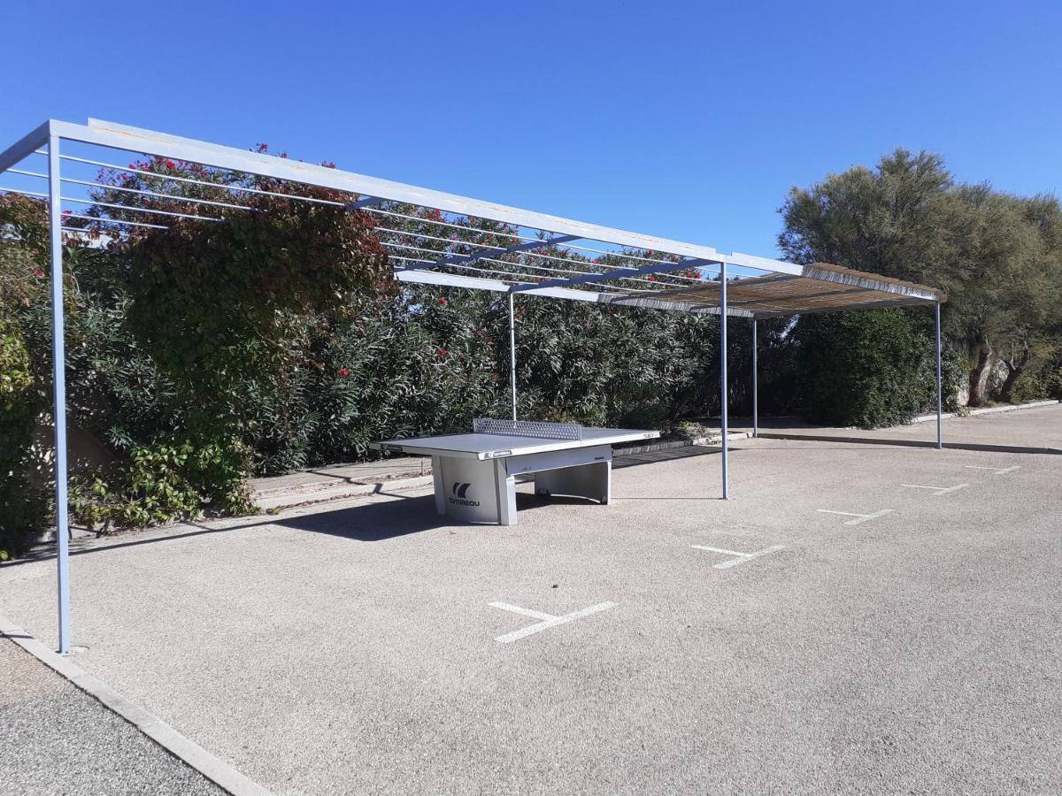Sous Le Soleil Des Alpilles Apartment Mouries Exterior photo