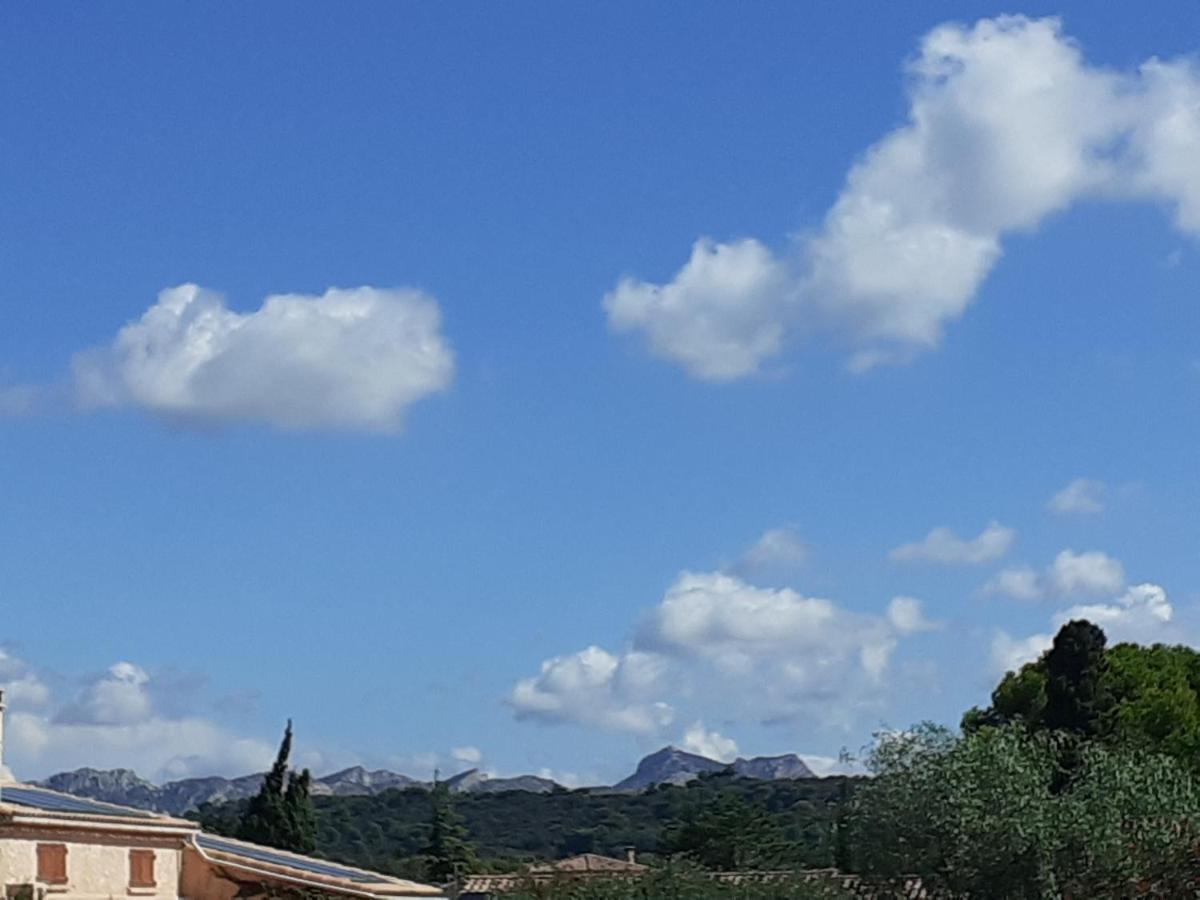 Sous Le Soleil Des Alpilles Apartment Mouries Exterior photo